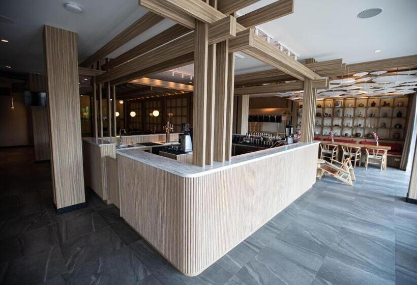 Отель The Arch Phuket