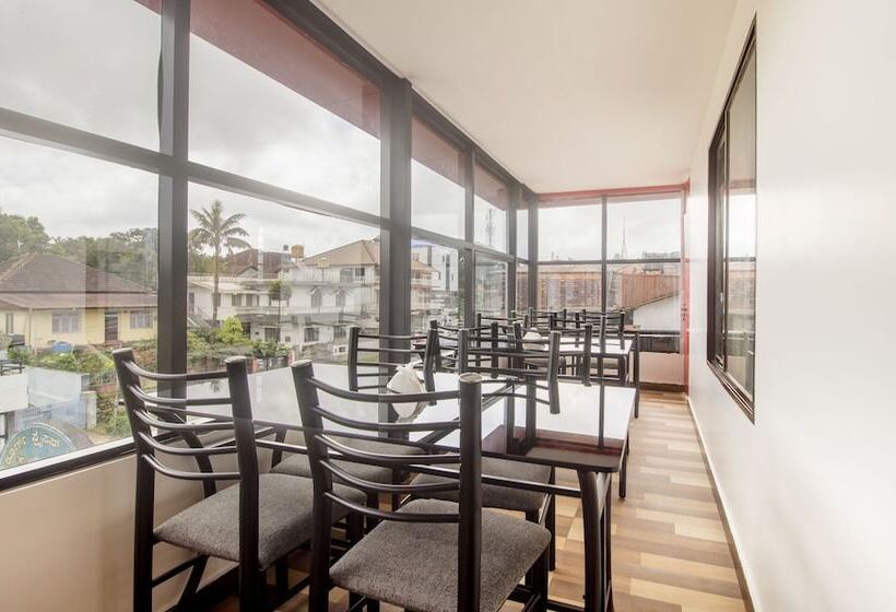 בית מלון כפרי Treebo Elite Plaza, 700 Mtrs From Madikeri Fort