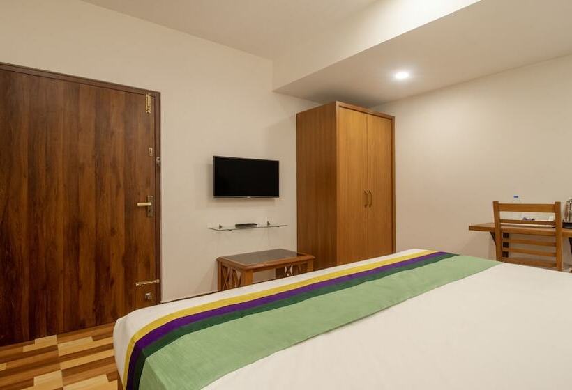 בית מלון כפרי Treebo Elite Plaza, 700 Mtrs From Madikeri Fort