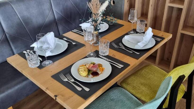 酒店 Vorgebirgsblick   Restaurant Biergarten Gästehaus