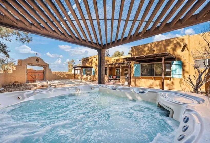 فندق Your Own Private Ranch In The Desert With Horses And Acres Of Property