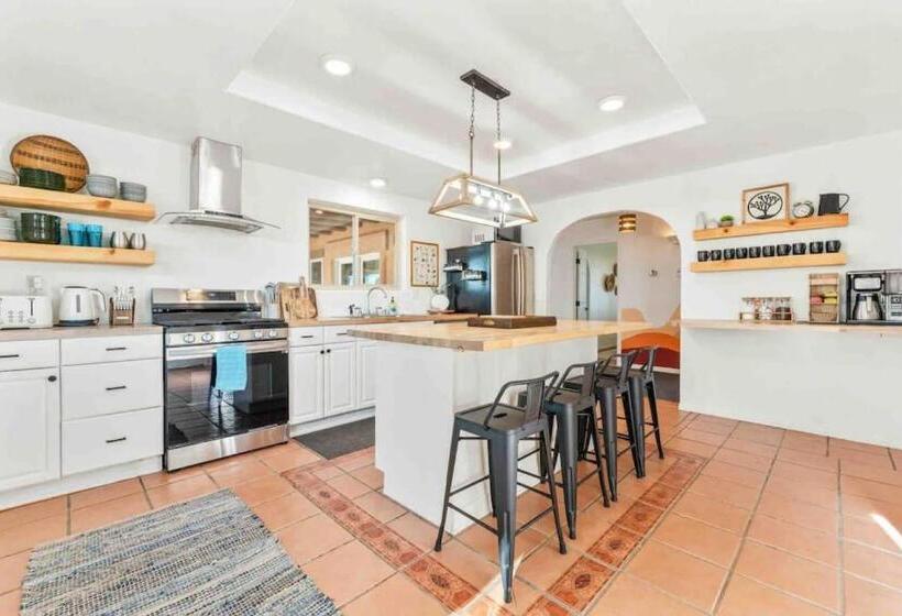 فندق Your Own Private Ranch In The Desert With Horses And Acres Of Property