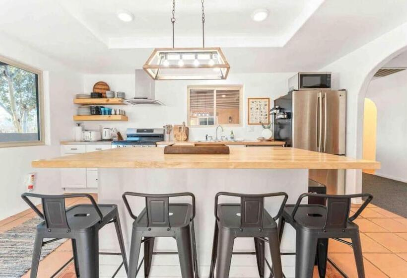 فندق Your Own Private Ranch In The Desert With Horses And Acres Of Property