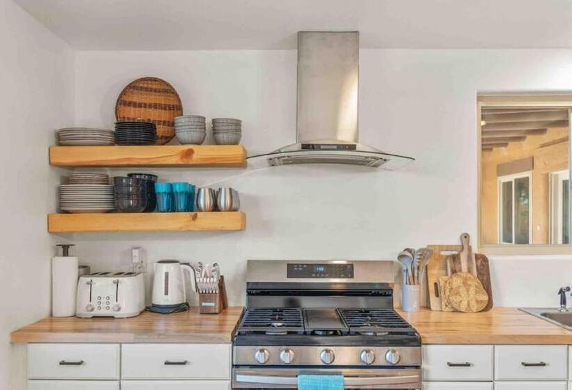 فندق Your Own Private Ranch In The Desert With Horses And Acres Of Property