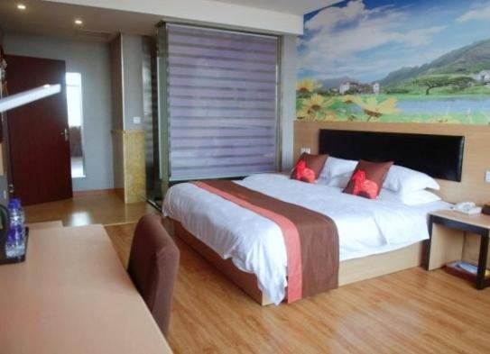 Junyi Hotel Jinhua Wuyi Hot Spring Bus Terminal Station