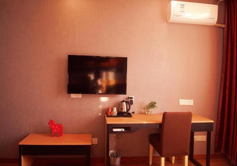 Junyi Hotel Jinhua Wuyi Hot Spring Bus Terminal Station