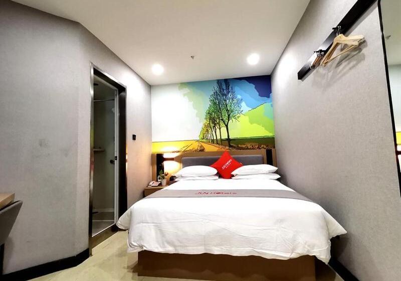 Junyi Hotel Linyi Yinan Zhisheng Hot Spring