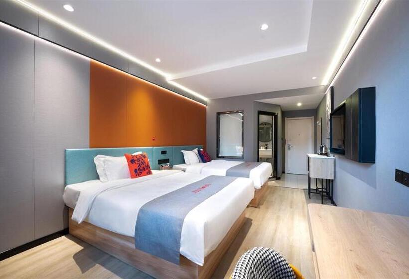 Junyi Hotel Wuhan Liuduqiao Subway Station