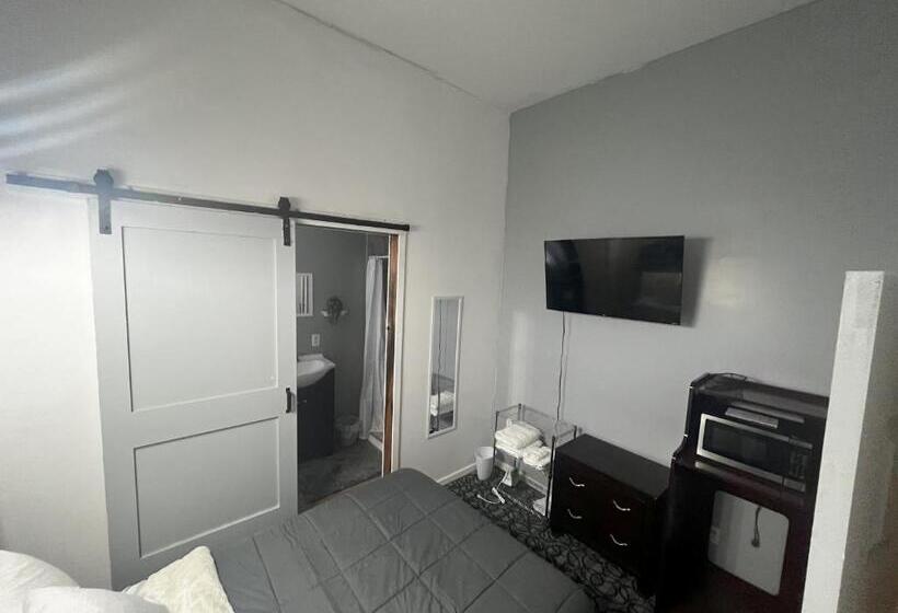 Luxury Suites Boutique Hotel And Lounge