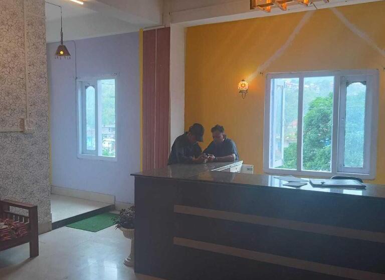 Oyo 81279 Hotel High East