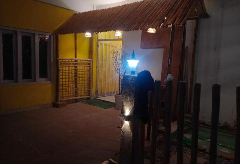 Oyo 81279 Hotel High East