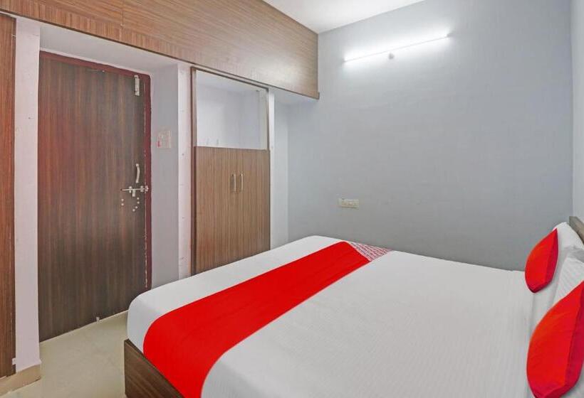 Oyo Flagship 81320 Hotel Dcresent