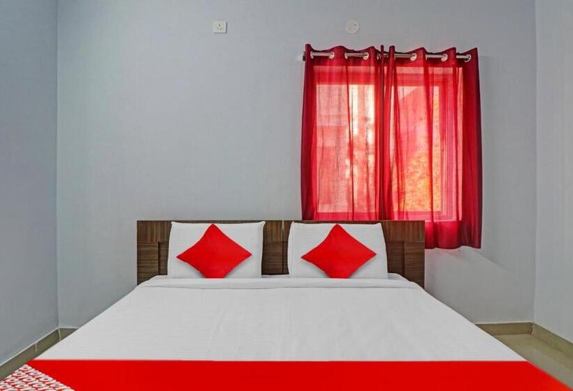 Oyo Flagship 81320 Hotel Dcresent