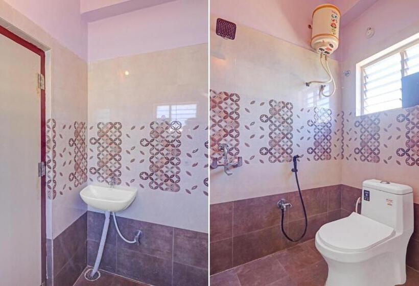 Oyo Flagship 81320 Hotel Dcresent