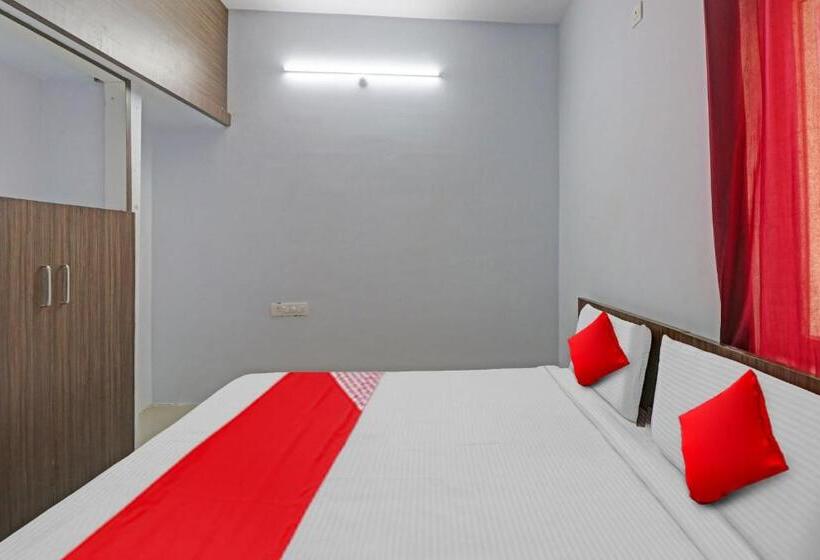 Oyo Flagship 81320 Hotel Dcresent