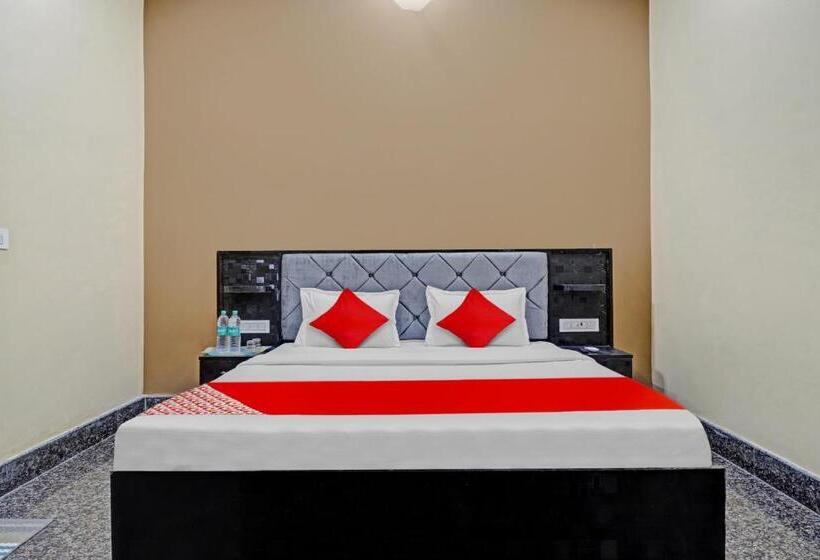 Oyo Flagship 81375 Hotel Kashi