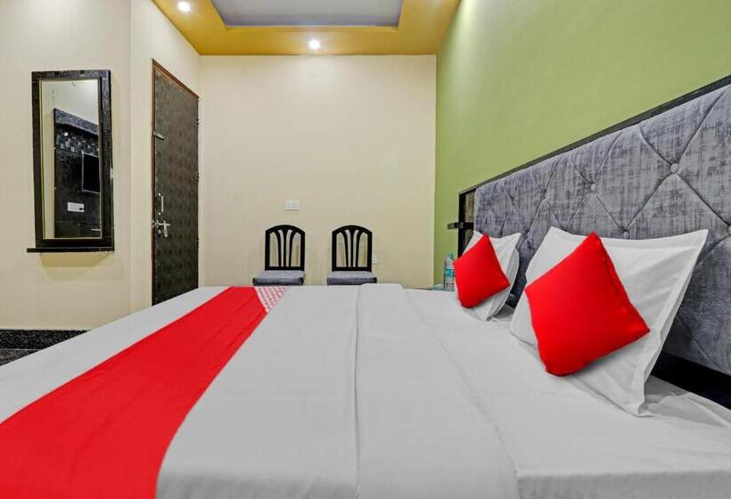 Oyo Flagship 81375 Hotel Kashi