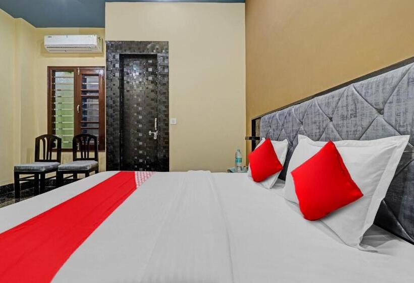 Oyo Flagship 81375 Hotel Kashi