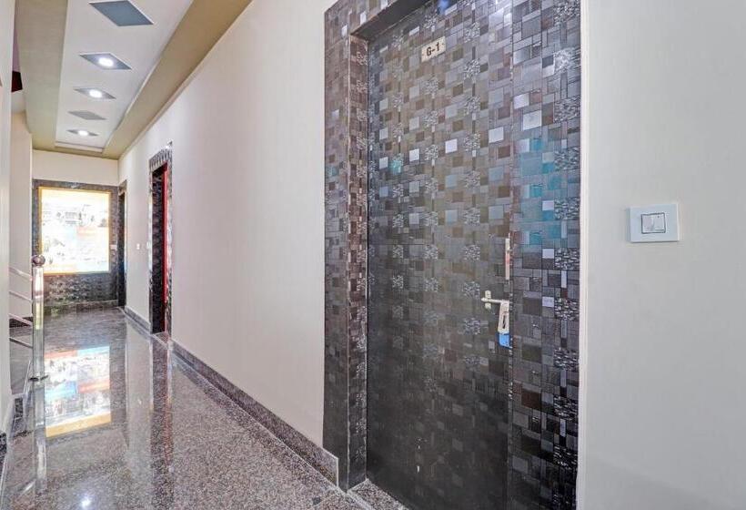 Oyo Flagship 81375 Hotel Kashi