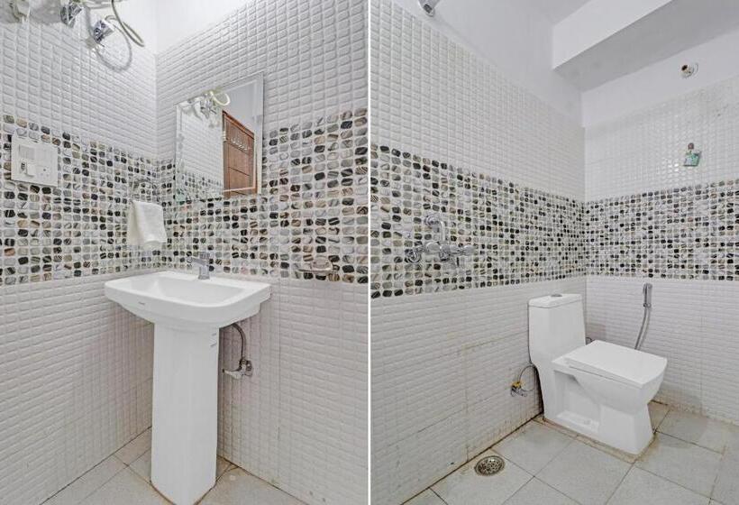 Oyo Flagship 81375 Hotel Kashi