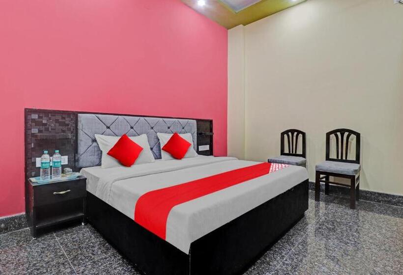 Oyo Flagship 81375 Hotel Kashi