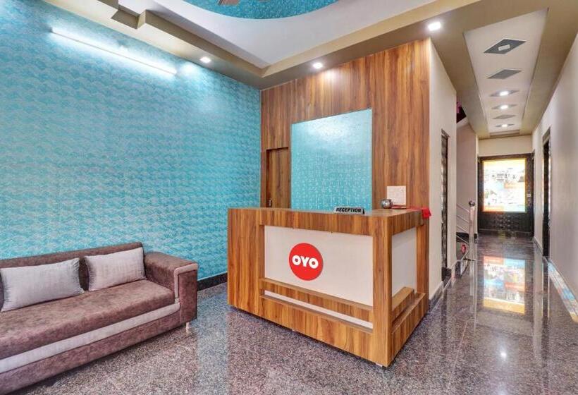 Oyo Flagship 81375 Hotel Kashi