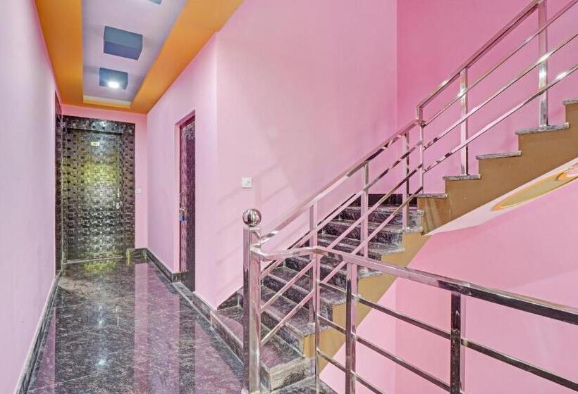 Oyo Flagship 81375 Hotel Kashi