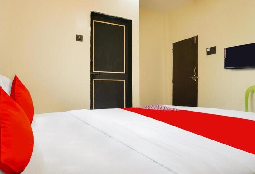 Oyo Flagship Hotel Crown & Lodge