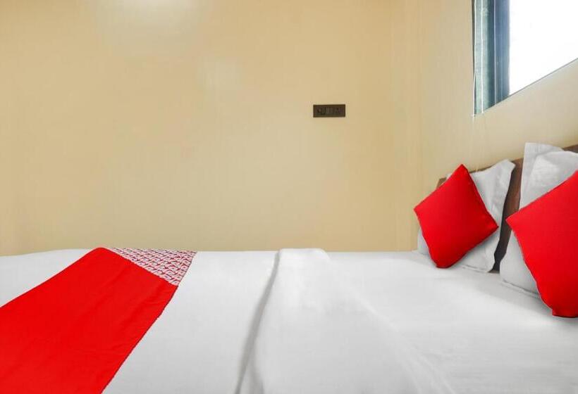 Oyo Flagship Hotel Crown & Lodge