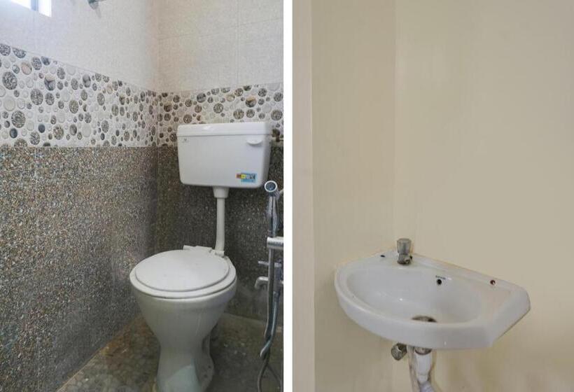 Oyo Flagship Hotel Crown & Lodge