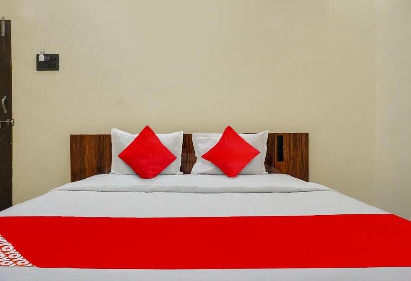 Oyo Flagship Hotel Crown & Lodge