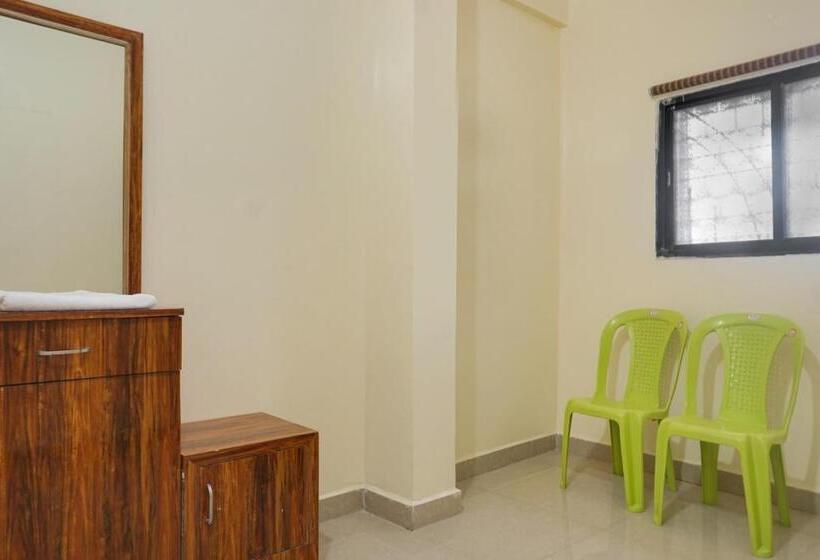 Oyo Flagship Hotel Crown & Lodge