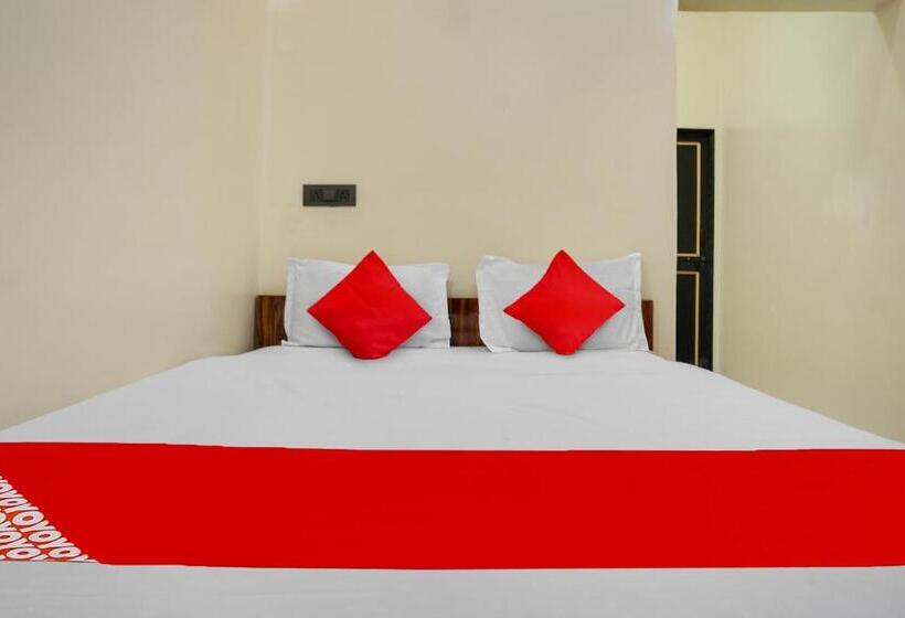 Oyo Flagship Hotel Crown & Lodge