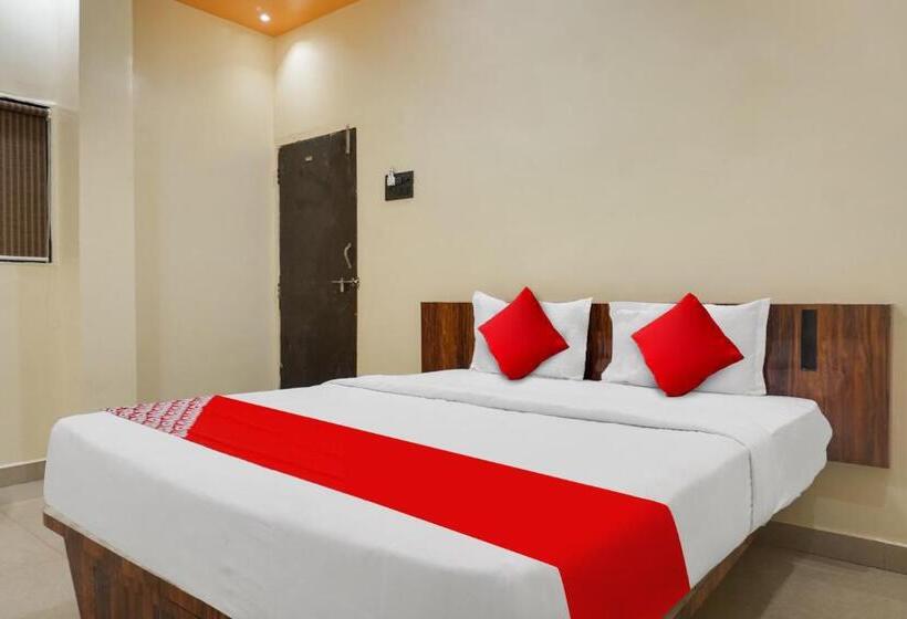 Oyo Flagship Hotel Crown & Lodge