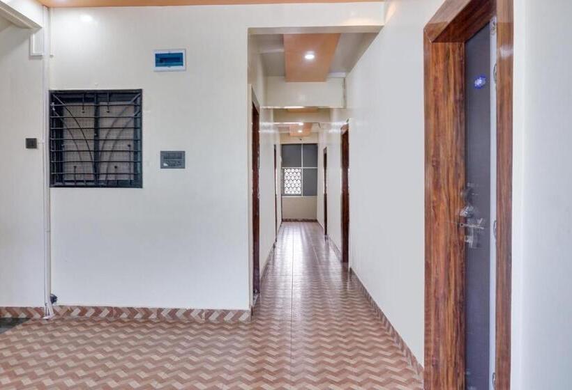 Oyo Flagship Hotel Crown & Lodge