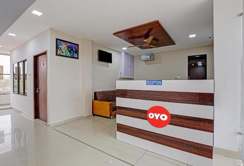 Oyo Flagship Hotel Navrang