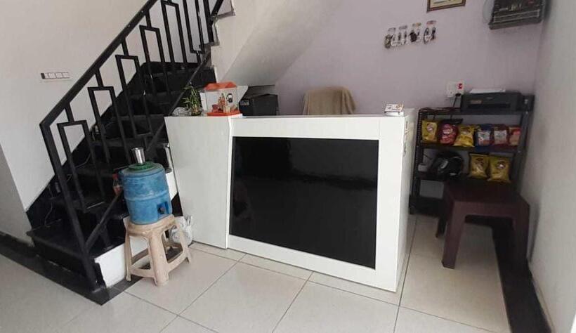 Отель O Red Royals