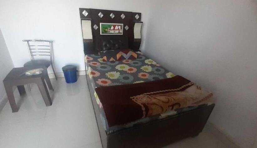 Отель O Red Royals