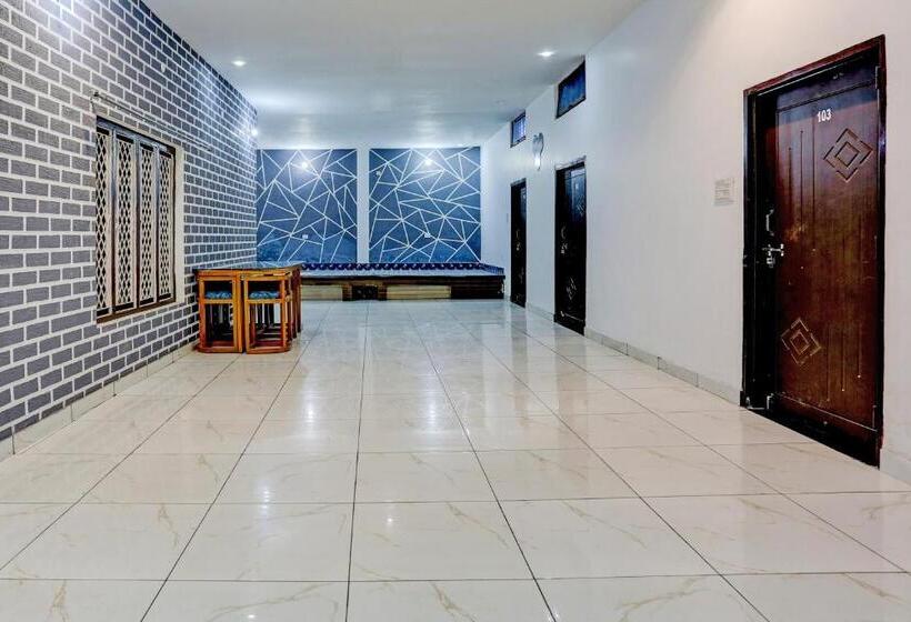 Oyo Hotel The Selaqui Paradise