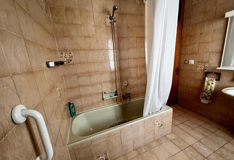 بنسيون Camere In Villa Gianfranca