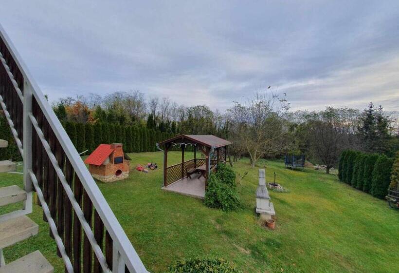 بنسيون Egervári Béres Vendégház  Középső Apartman