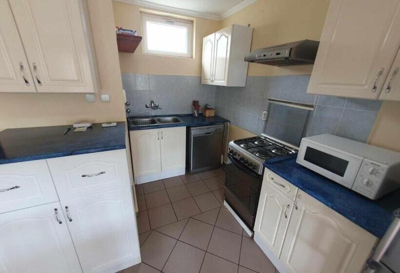 بنسيون Egervári Béres Vendégház  Középső Apartman