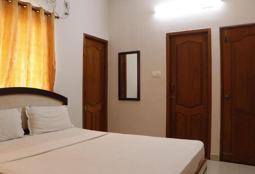 Пансион Fiesta House Pallikaranai