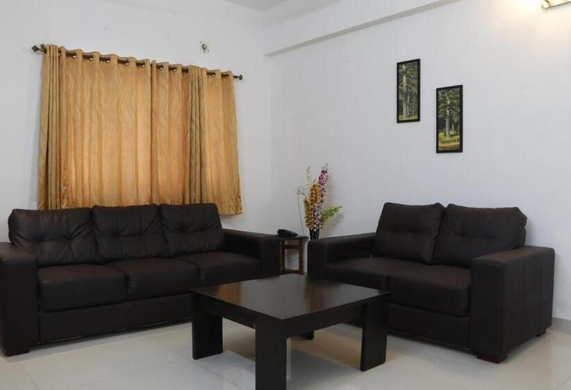 Пансион Fiesta House Pallikaranai