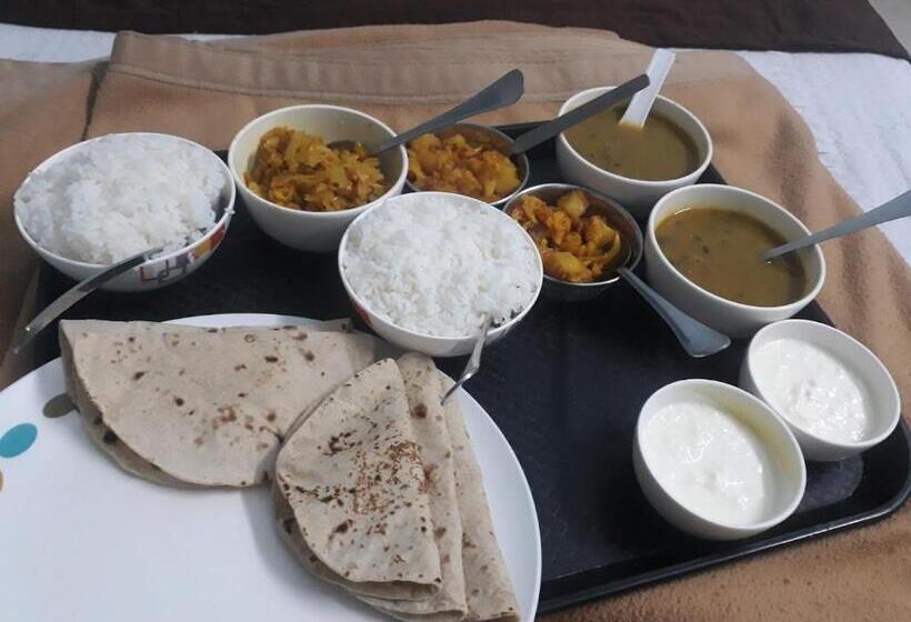 Пансион Fiesta House Pallikaranai