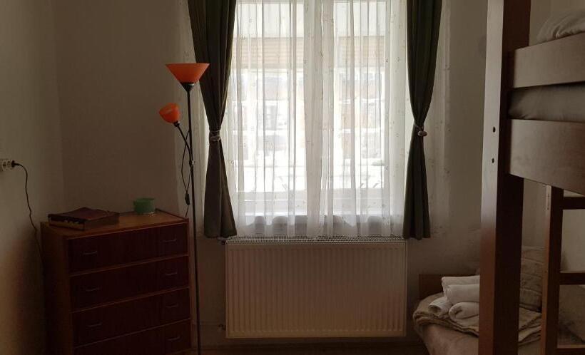 ペンション Hortenzia Vendégház Márianosztra