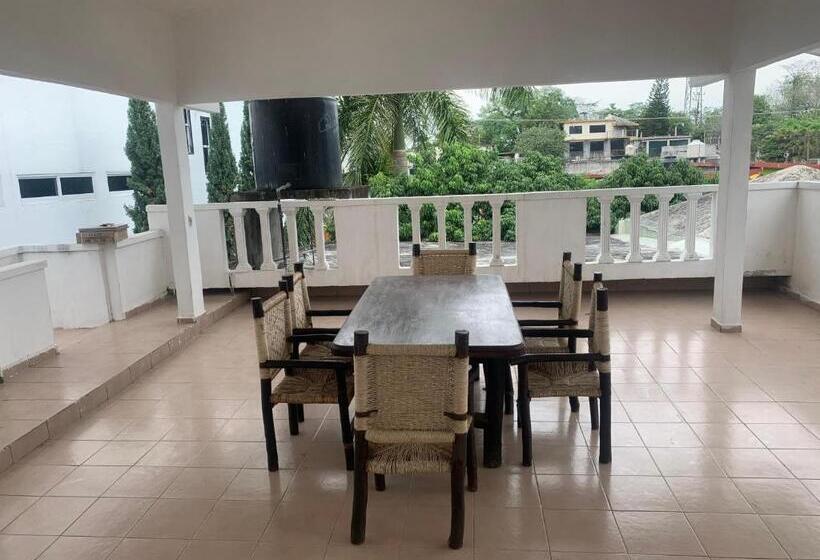 پانسیون /hostal Casa Blanca