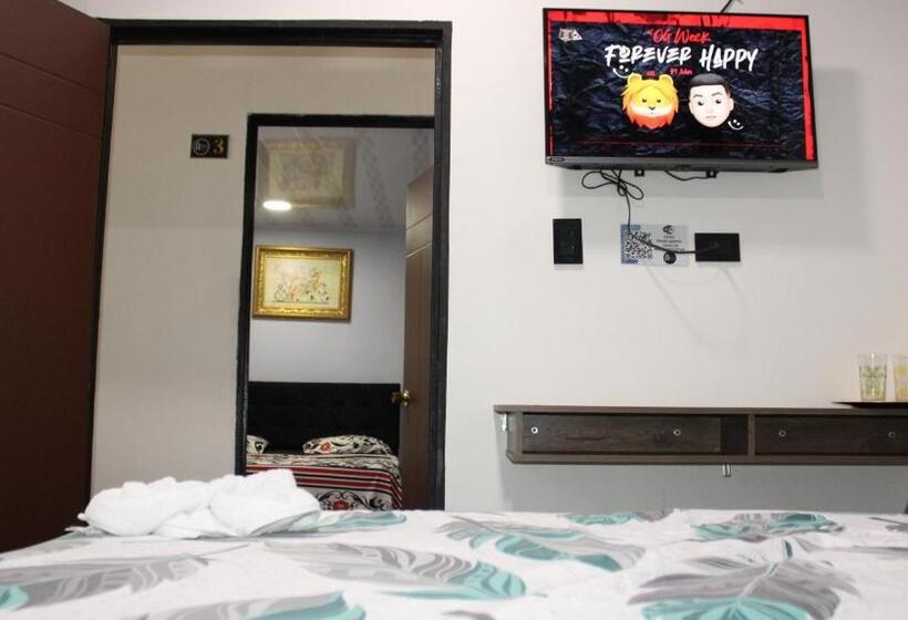 بنسيون Hostal Queens Deluxe
