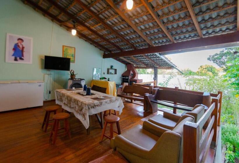 פנסיון Hostel Dikasa