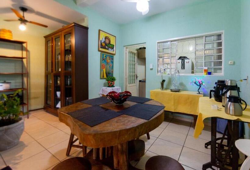 פנסיון Hostel Dikasa